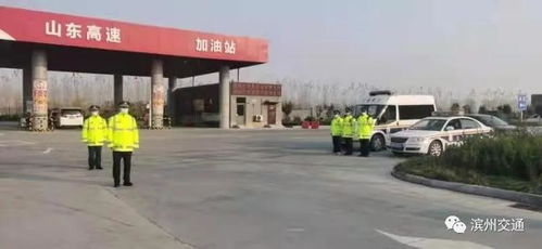 市交通運(yùn)輸綜合執(zhí)法支隊(duì)開展高速公路服務(wù)區(qū)執(zhí)法檢查行動 保障運(yùn)輸服務(wù)質(zhì)量