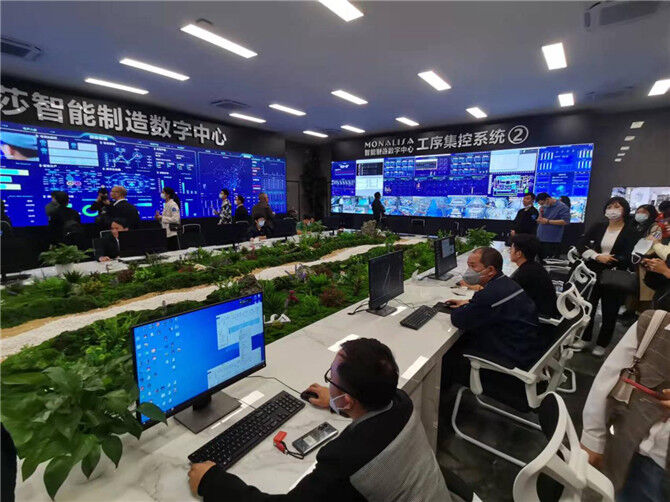 1月7日,蒙娜麗莎數(shù)智能化示范車間首度全貌對媒體開放